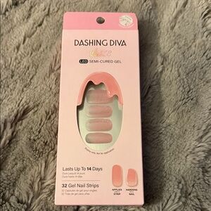 Dashing Diva Glaze LED Semi-Cured Gel Nail Strips - Soft Pink